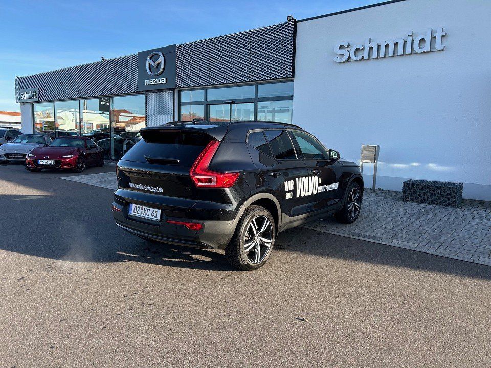Volvo XC40 2025