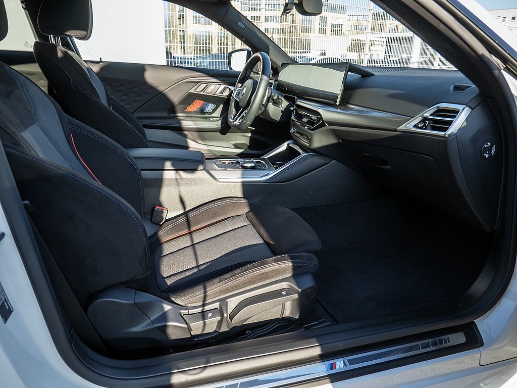 BMW M240i 2025