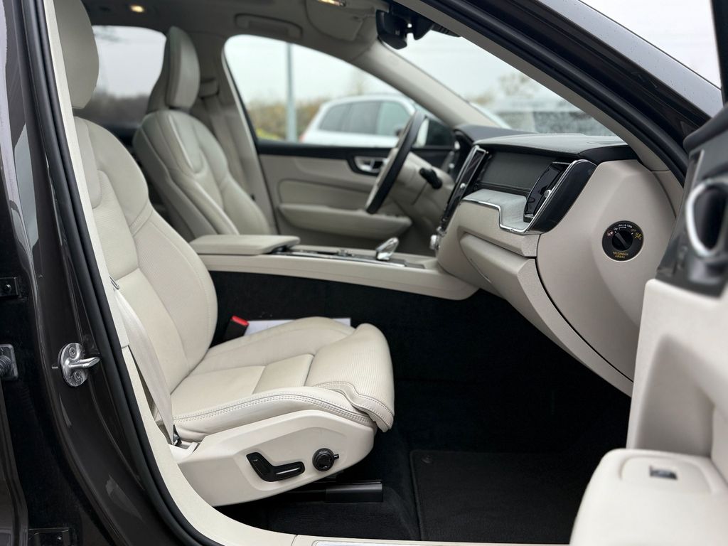 Volvo XC60 2023