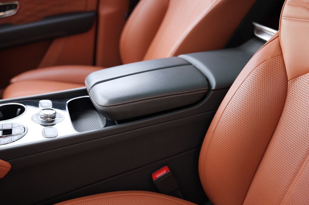 Bentley Bentayga 2023