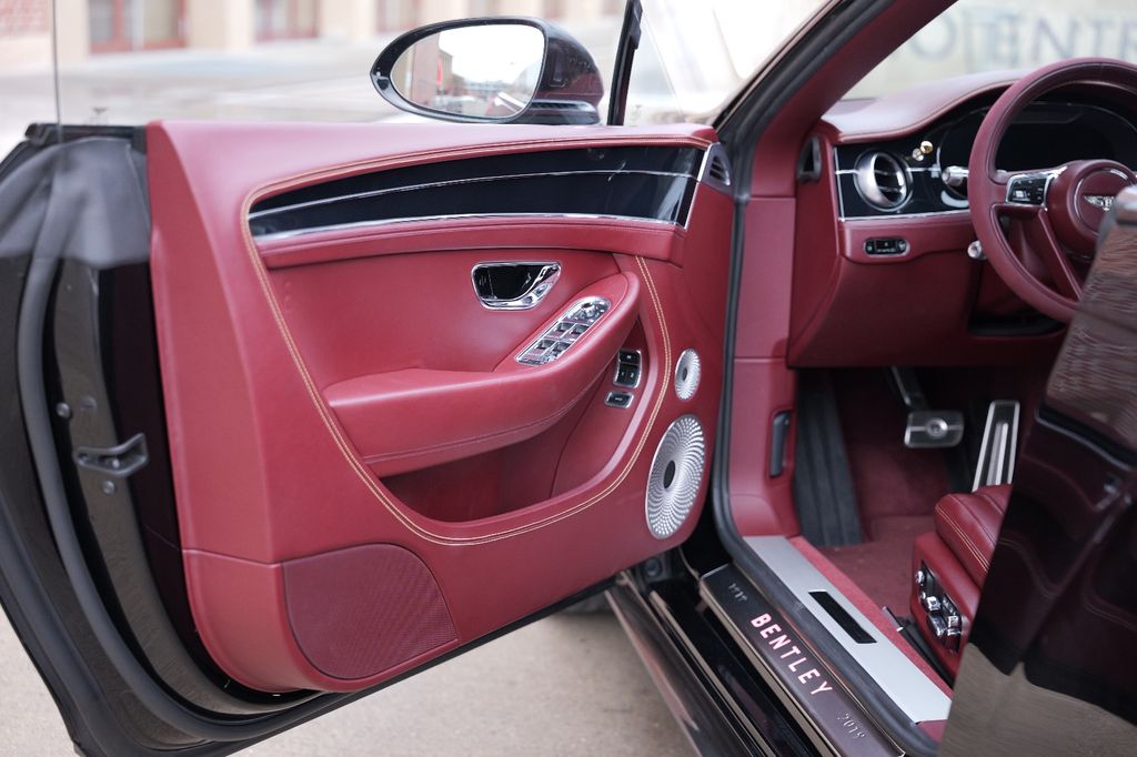 Bentley Continental GTC 2020