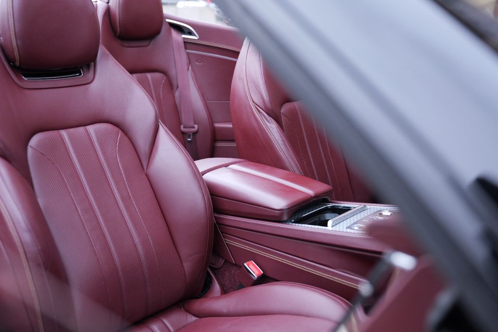 Bentley Continental GTC 2020