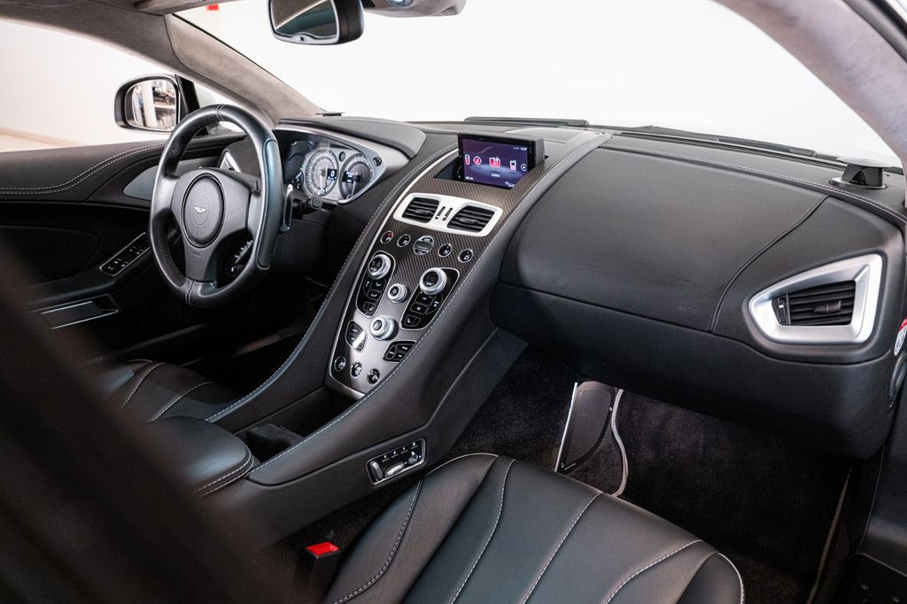 Aston Martin Vanquish 2018