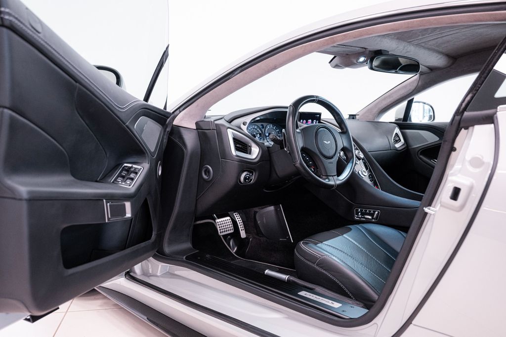 Aston Martin Vanquish 2018