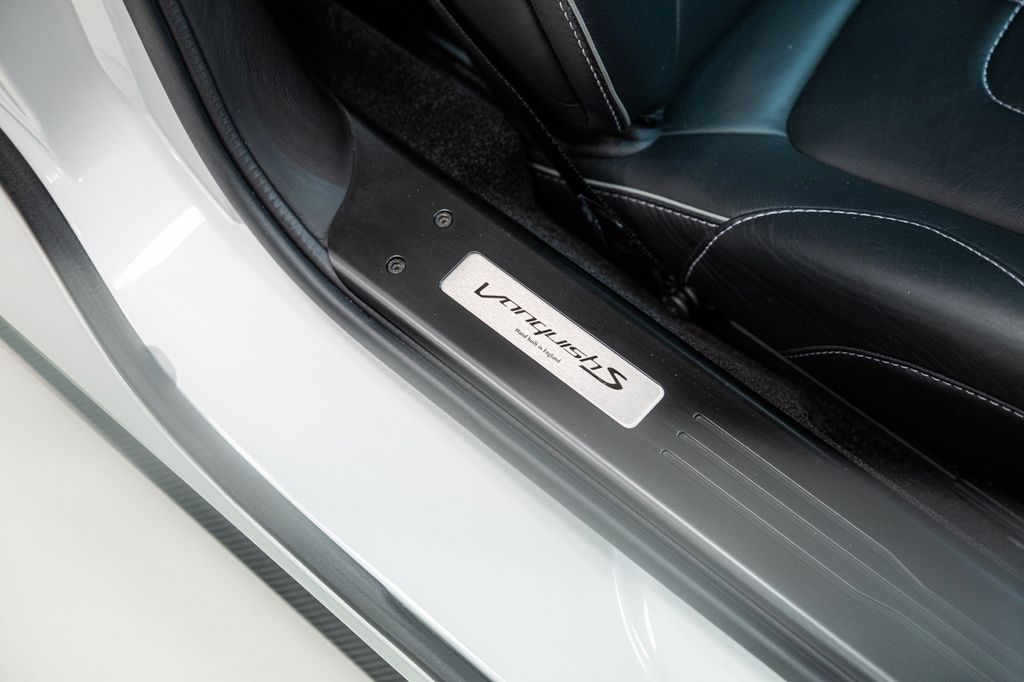 Aston Martin Vanquish 2018