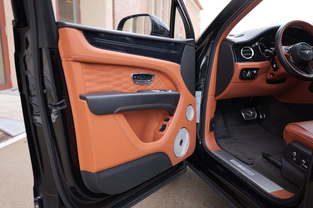 Bentley Bentayga 2023