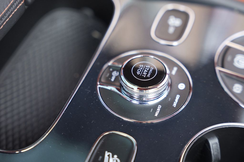 Bentley Bentayga 2023