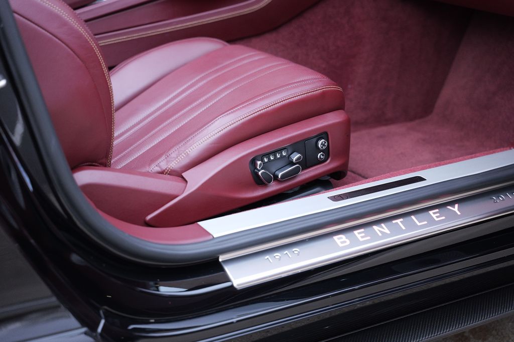 Bentley Continental GTC 2020