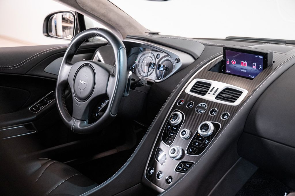 Aston Martin Vanquish 2018