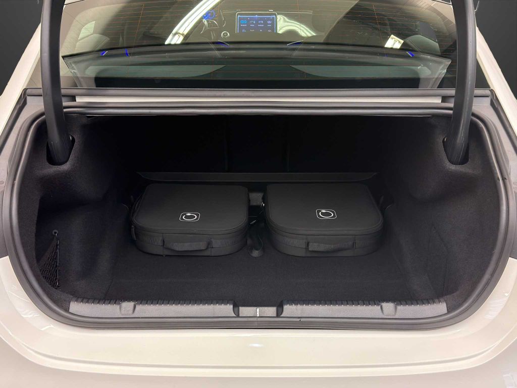 Mercedes-Benz EQE 2024