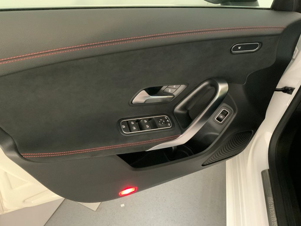 Mercedes-Benz CLA 200 2024