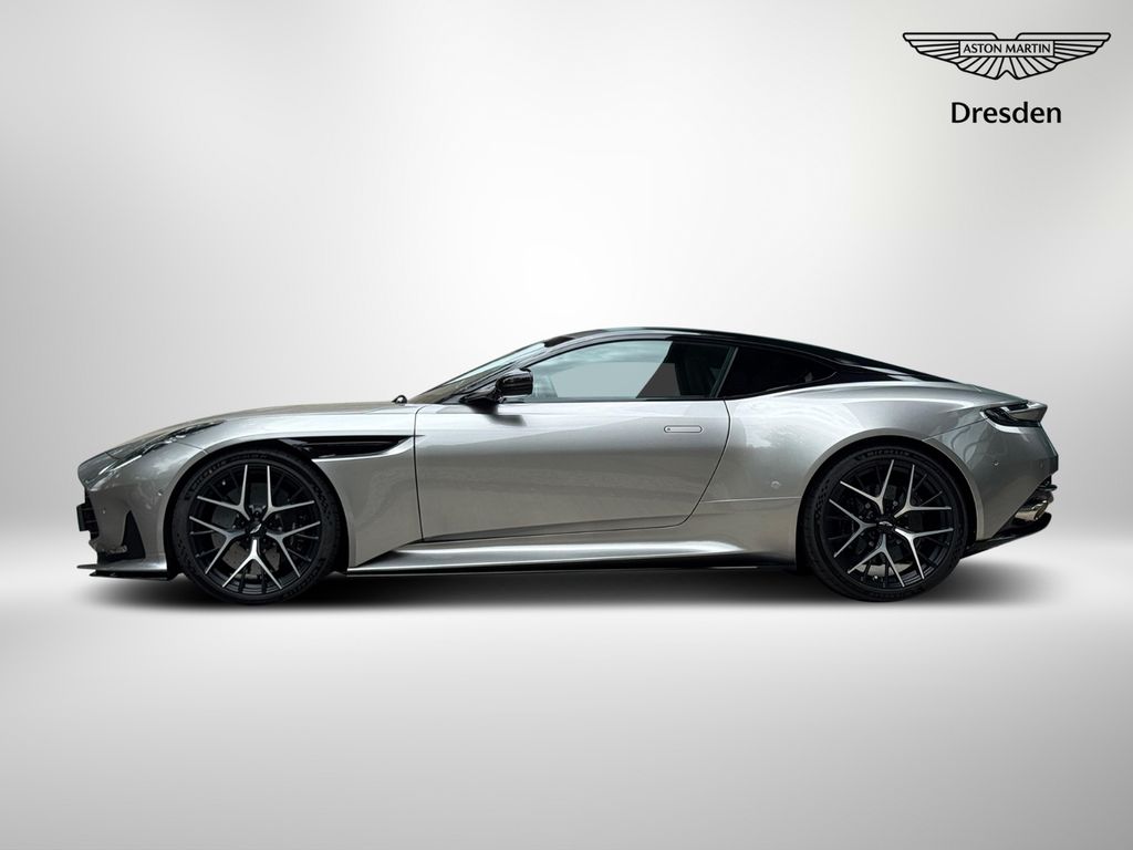 Aston Martin DB12 2025