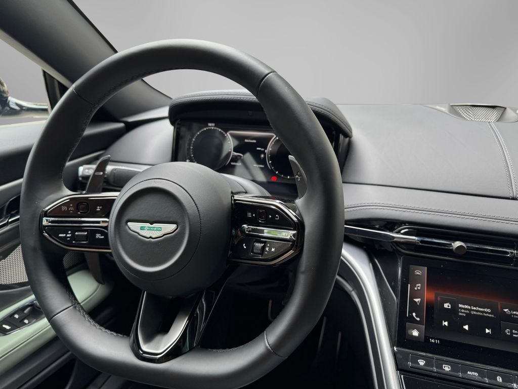 Aston Martin DB12 2025