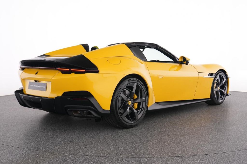 Ferrari 12Cilindri 2025