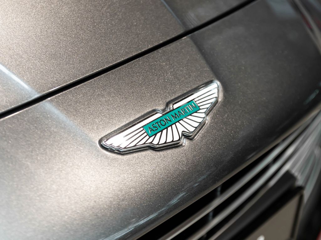 Aston Martin Vanquish 2025