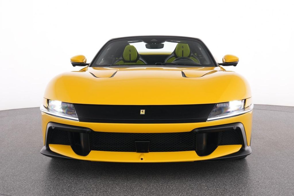 Ferrari 12Cilindri 2025