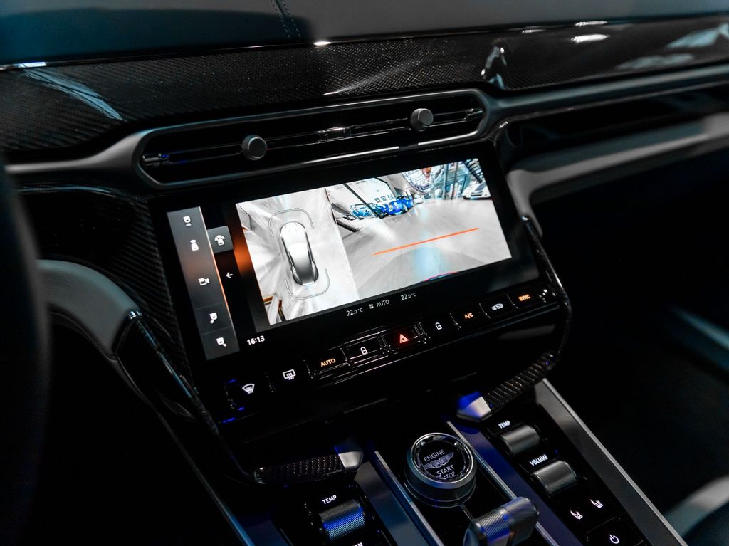 Aston Martin Vanquish 2025