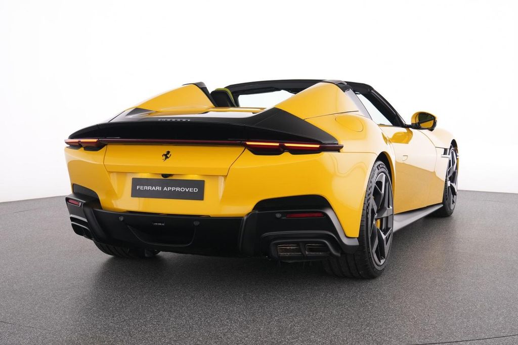 Ferrari 12Cilindri 2025