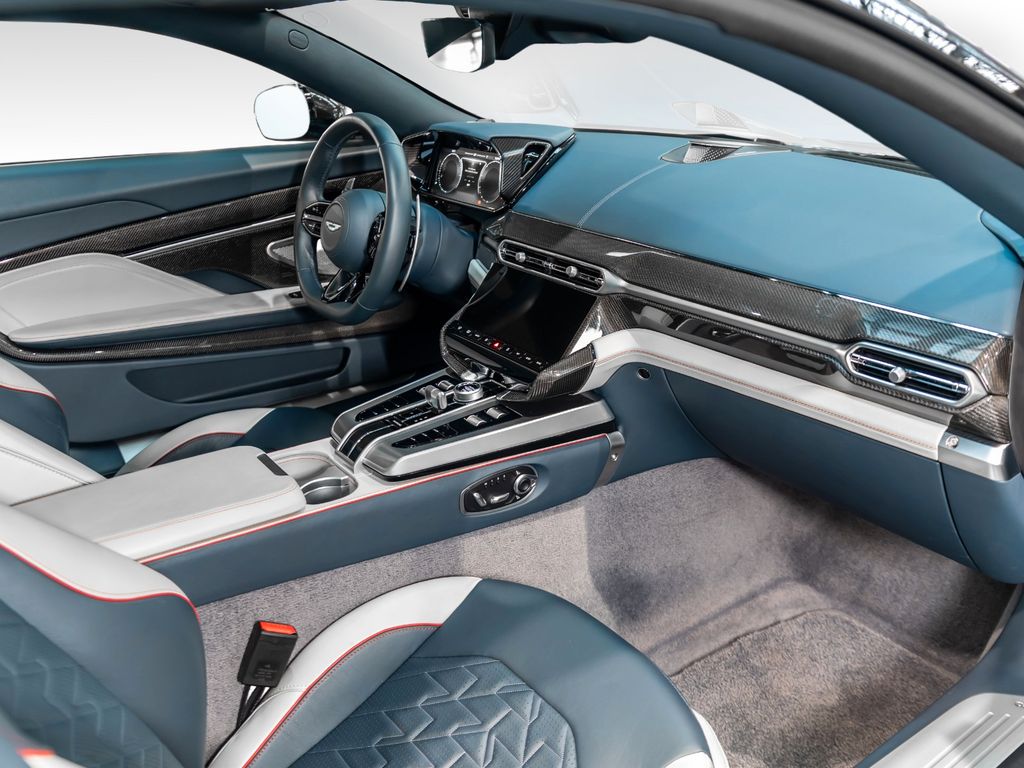 Aston Martin Vanquish 2025