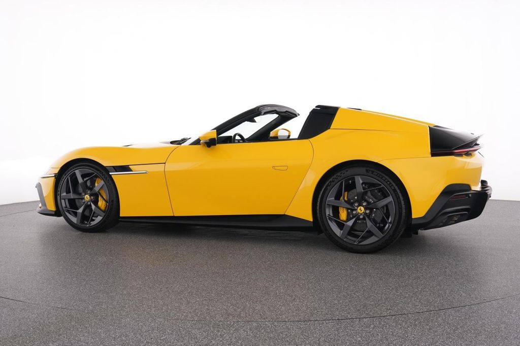 Ferrari 12Cilindri 2025