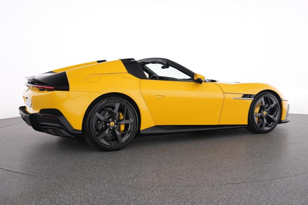 Ferrari 12Cilindri 2025