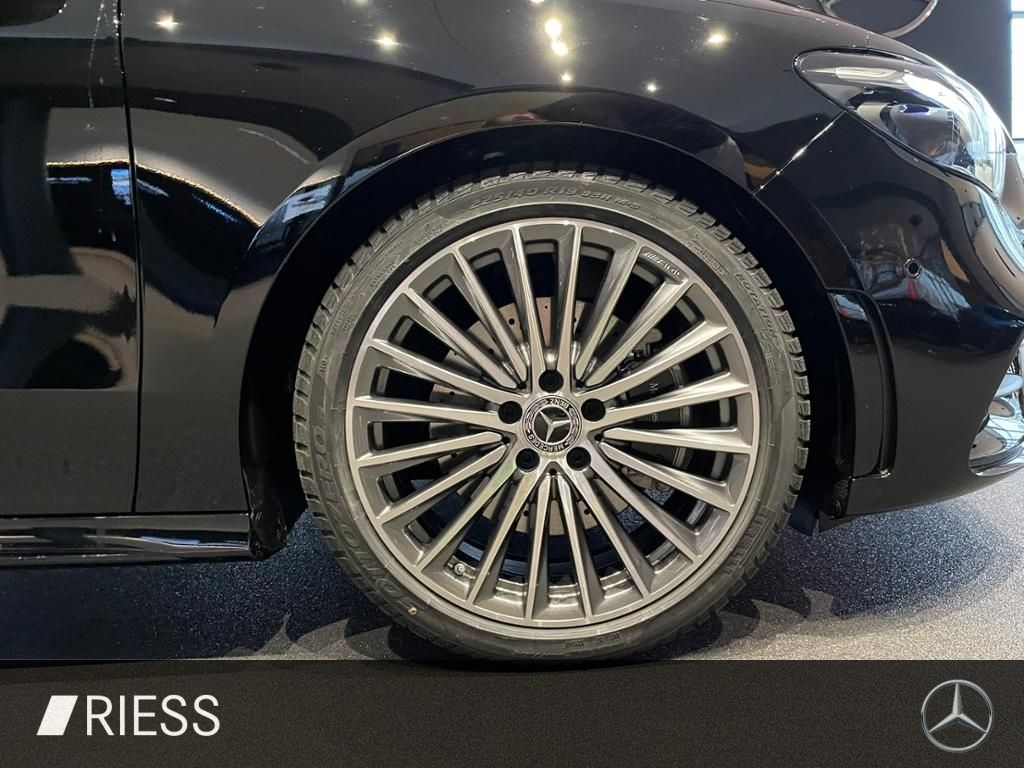 Mercedes-Benz B 220 2025