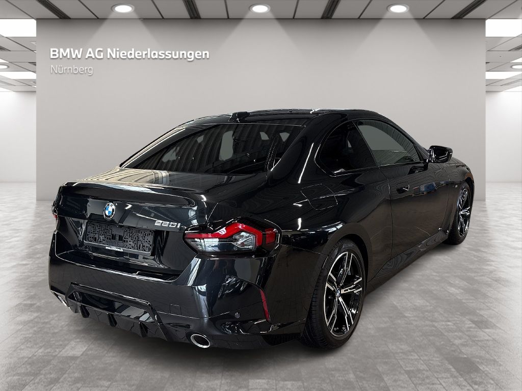 BMW 220 2025