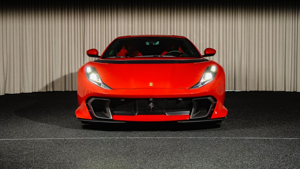 Ferrari 812 2023