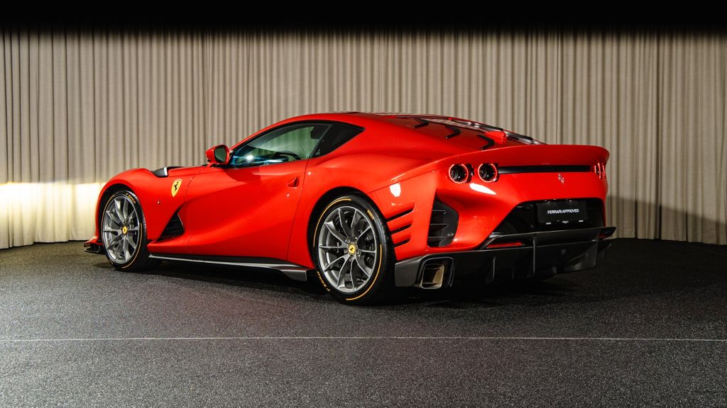 Ferrari 812 2023