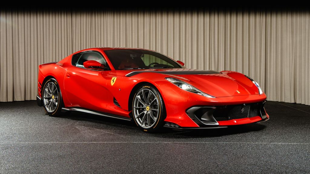 Ferrari 812 2023