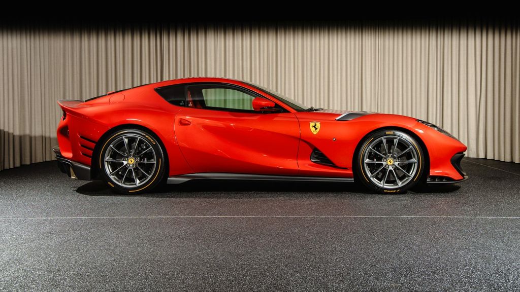 Ferrari 812 2023