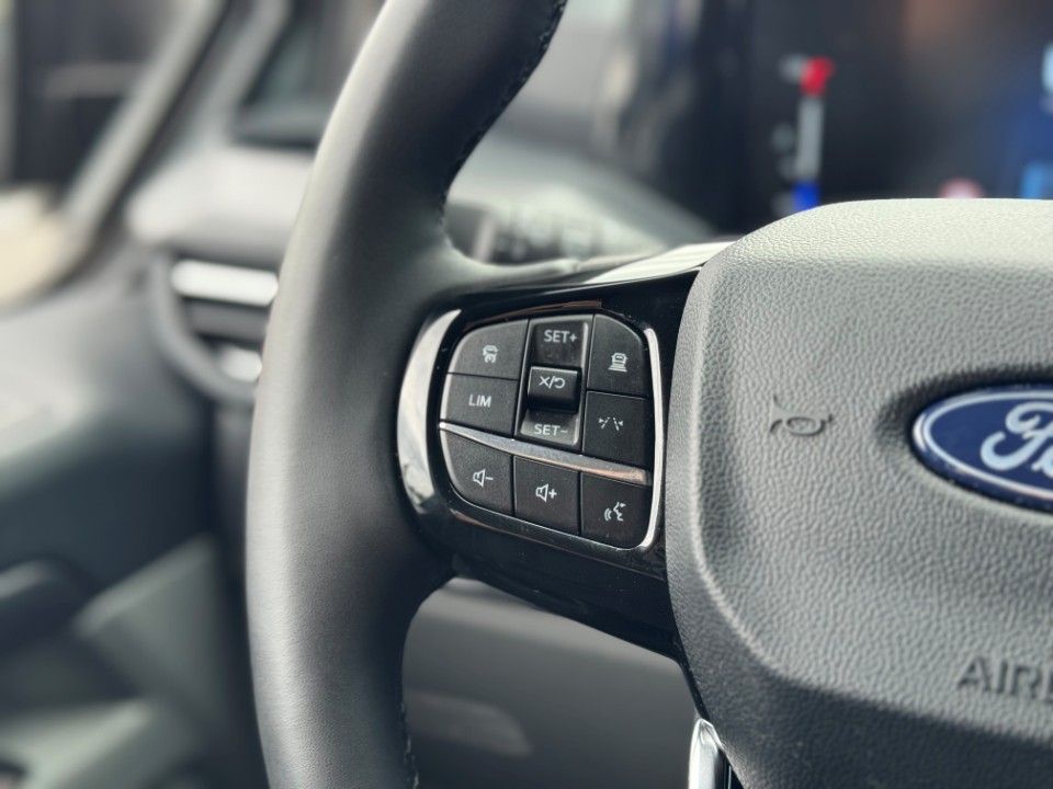 Ford Tourneo Custom 2025