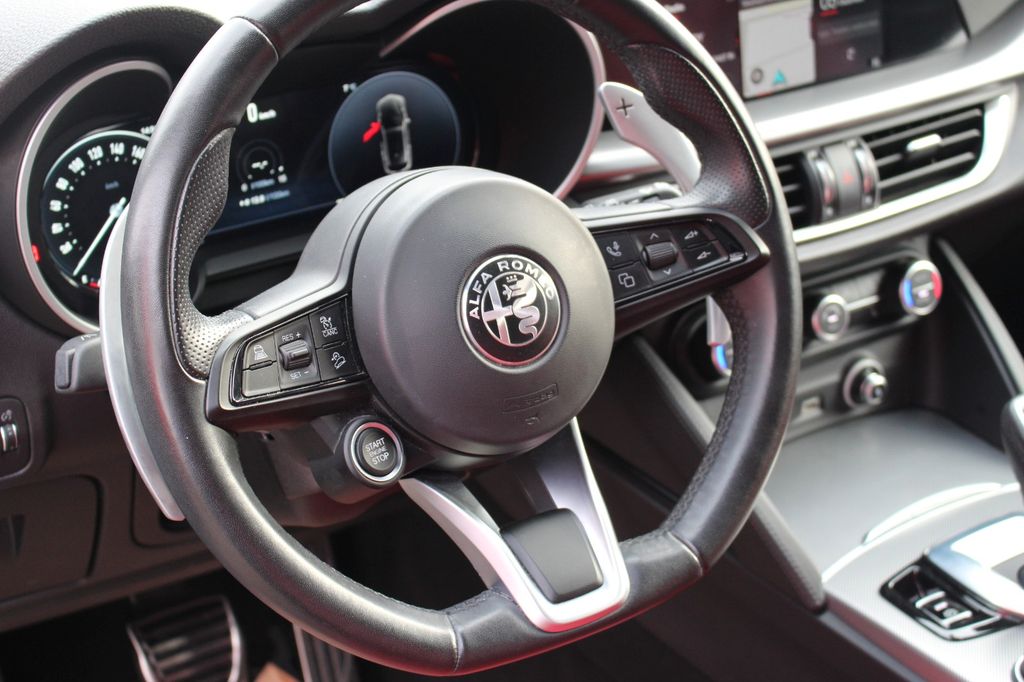 Alfa Romeo Stelvio 2023