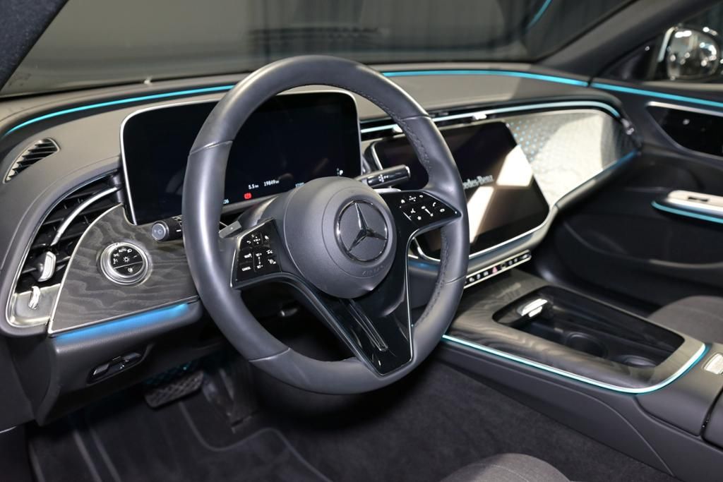Mercedes-Benz E 300 2025