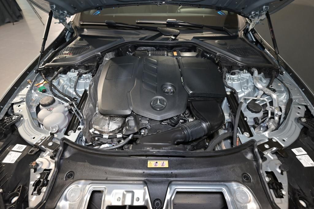 Mercedes-Benz E 300 2025