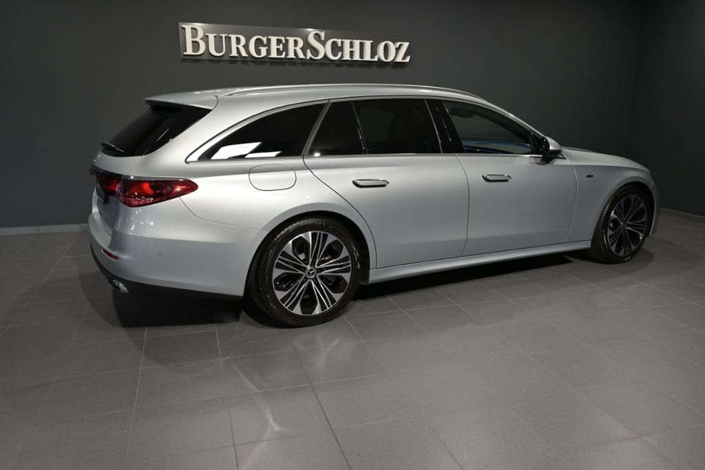 Mercedes-Benz E 300 2025