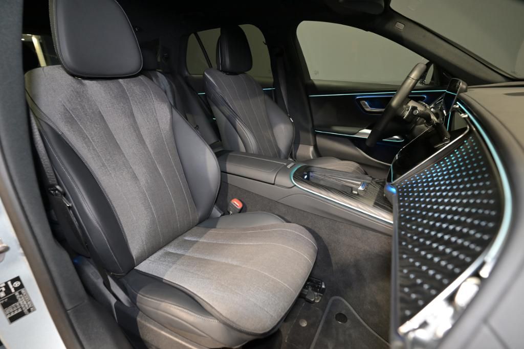 Mercedes-Benz E 300 2025