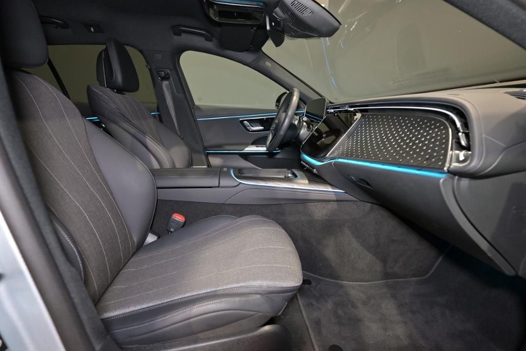 Mercedes-Benz E 300 2025