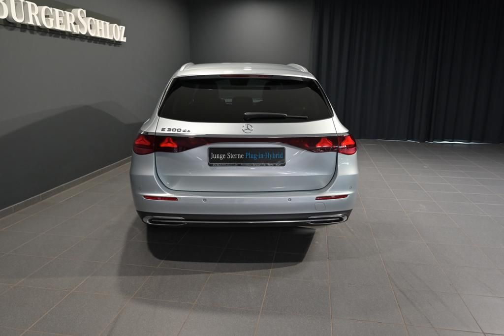 Mercedes-Benz E 300 2025
