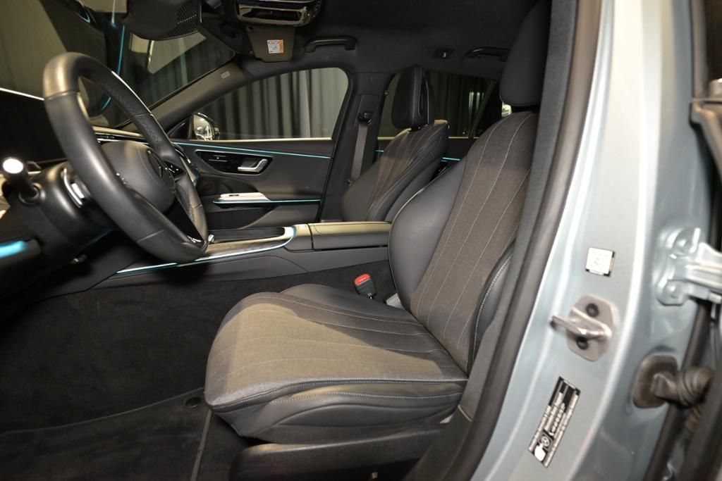 Mercedes-Benz E 300 2025