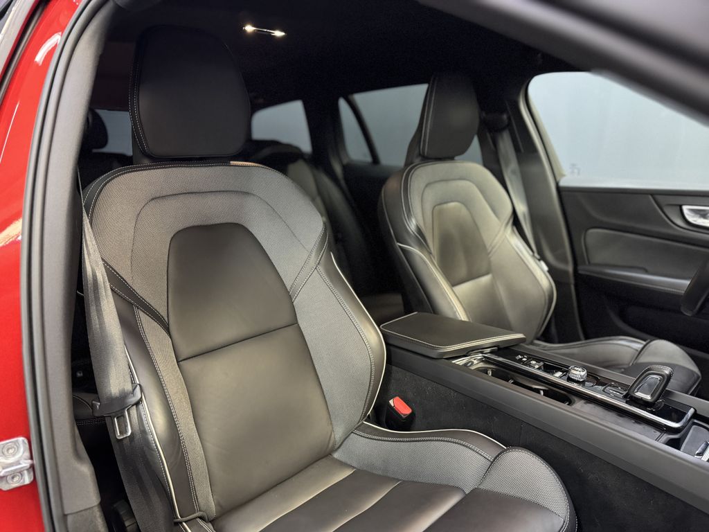 Volvo V60 2021