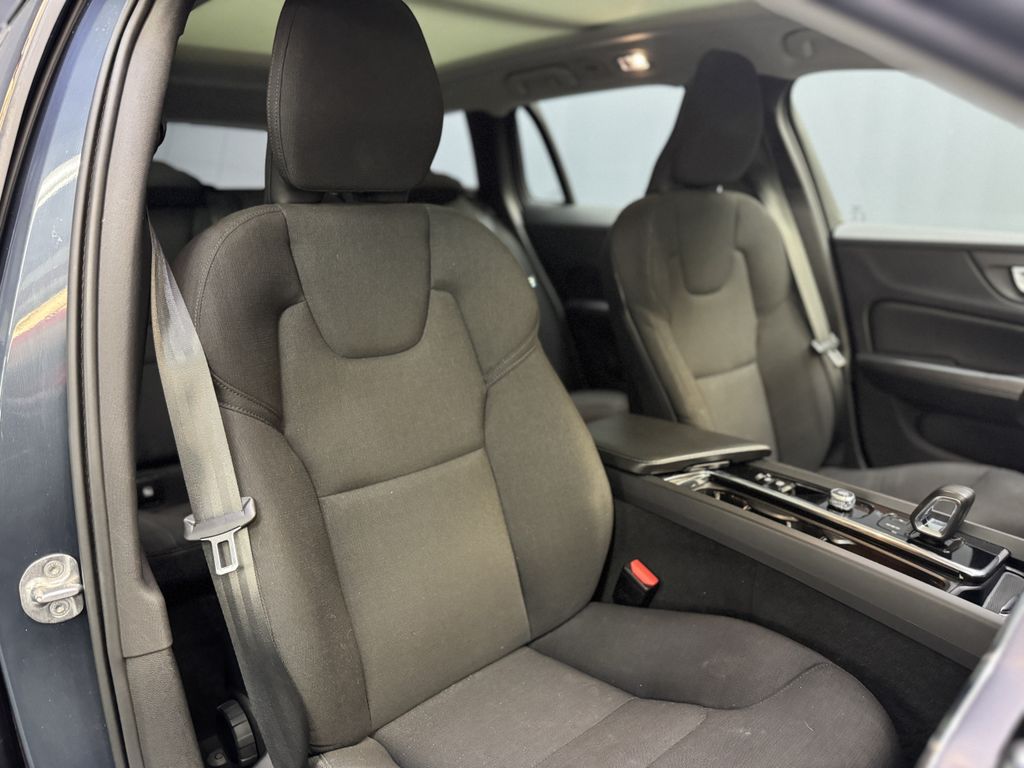 Volvo V60 Cross Country 2021