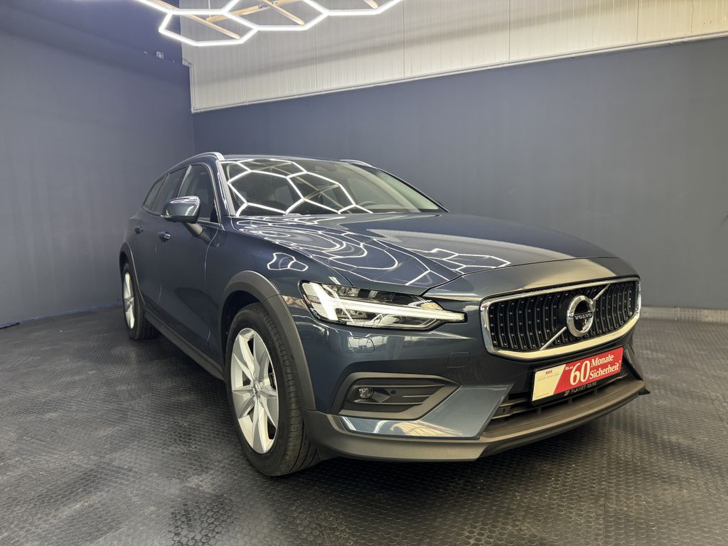 Volvo V60 Cross Country 2021