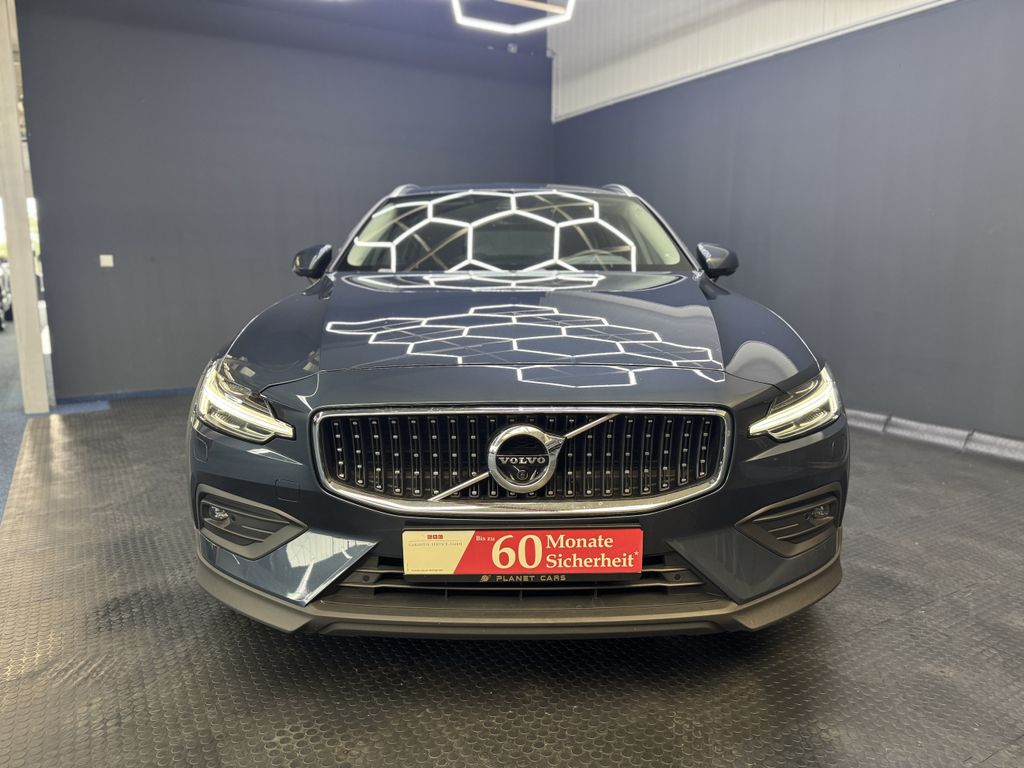 Volvo V60 Cross Country 2021