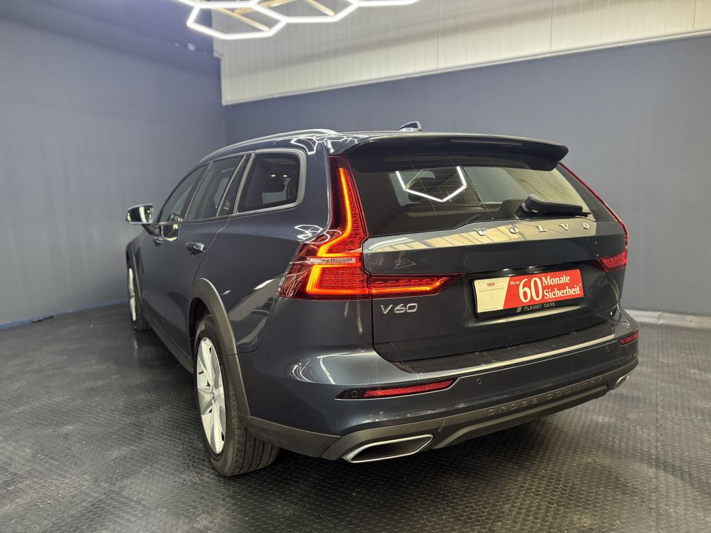 Volvo V60 Cross Country 2021