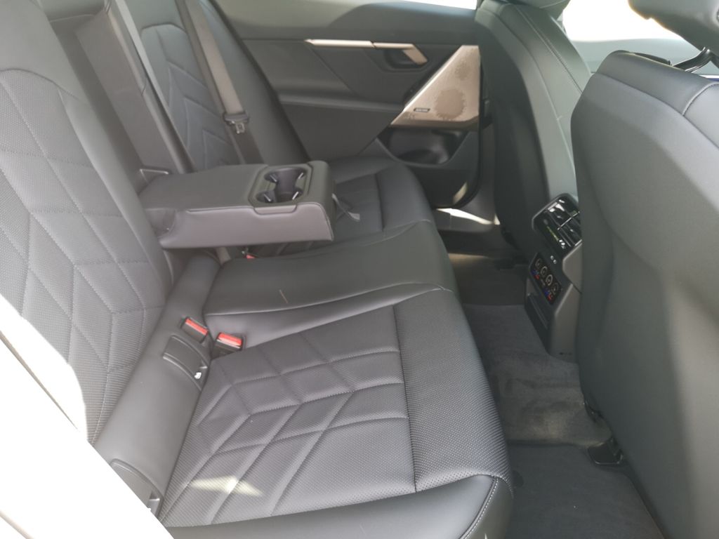 BMW i5 2024