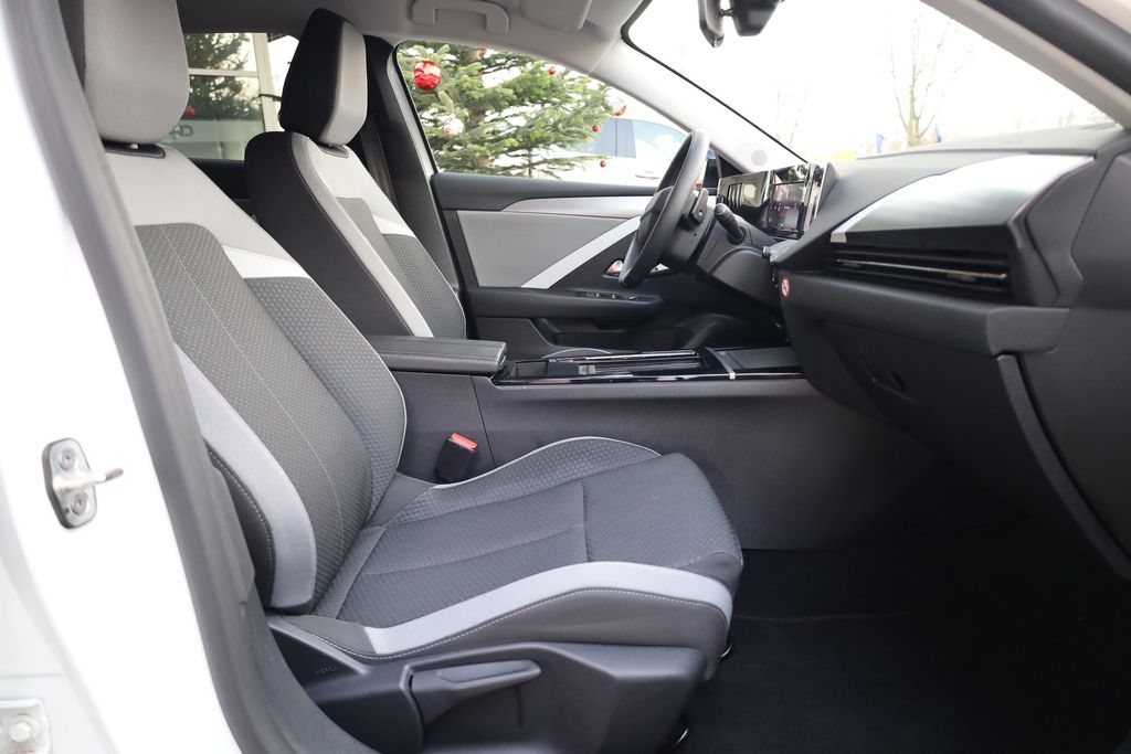 Opel Astra 2024