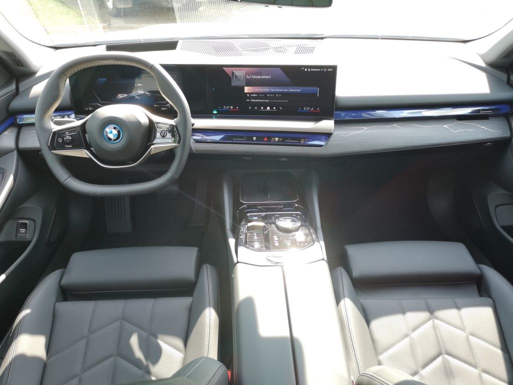 BMW i5 2024