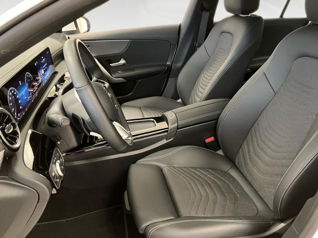 Mercedes-Benz CLA 180 2025
