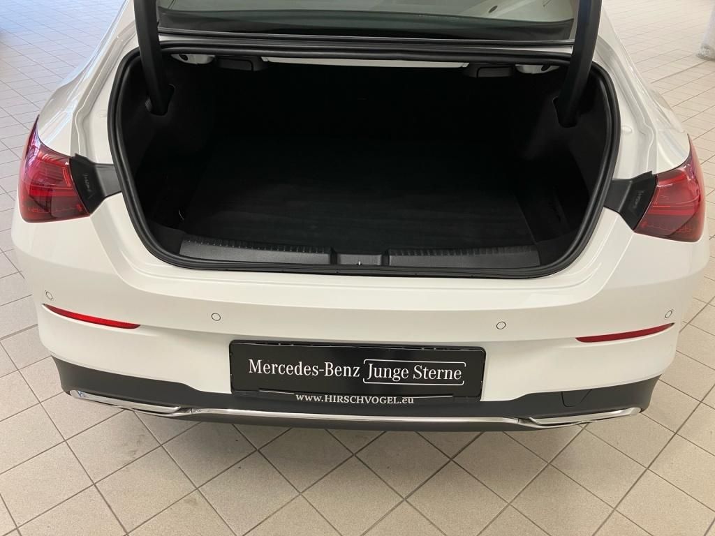 Mercedes-Benz CLA 180 2025